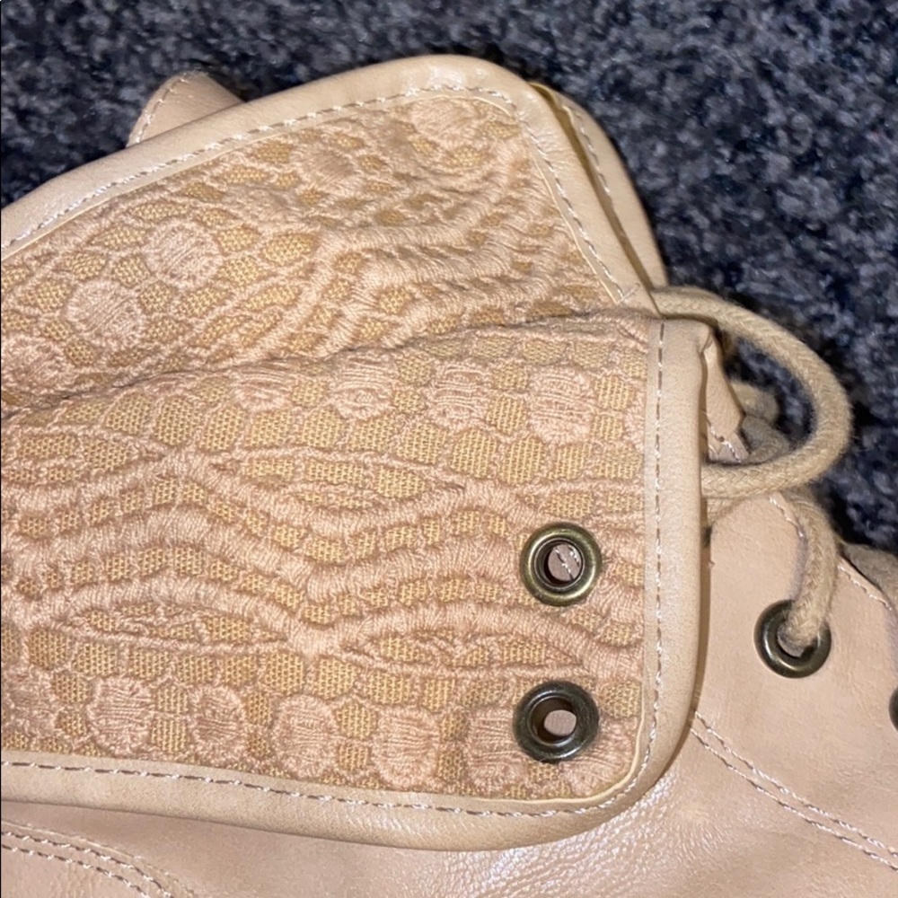 Tan Boots - Picture 5 of 5